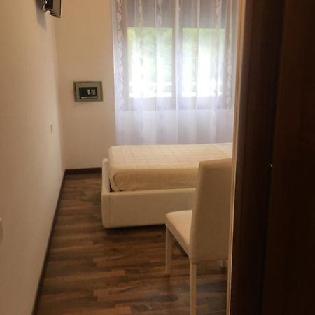 Albergo Al Lago Anfo Kültér fotó