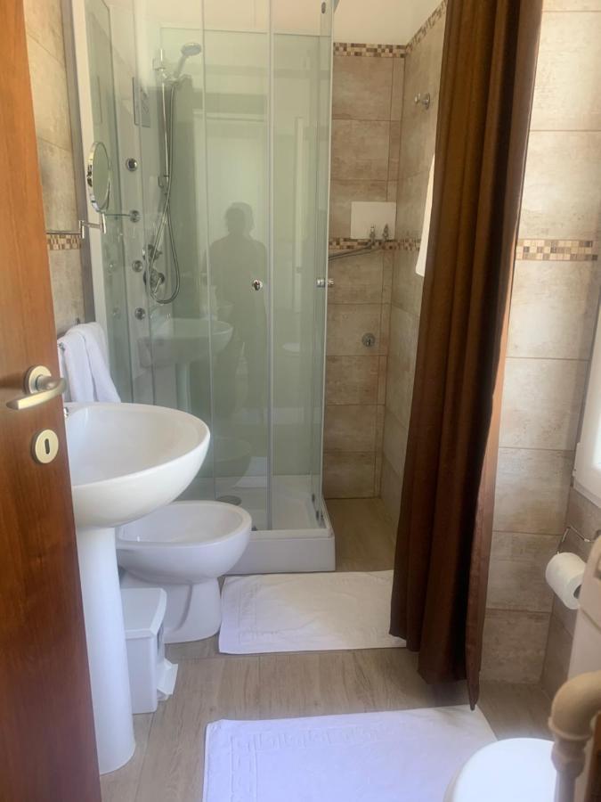 Albergo Al Lago Anfo Kültér fotó