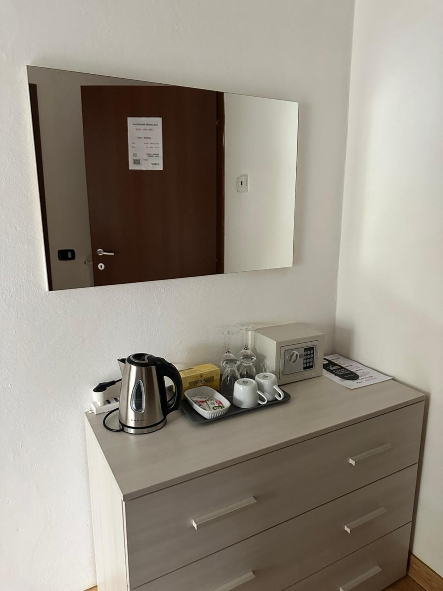 Albergo Al Lago Anfo Kültér fotó