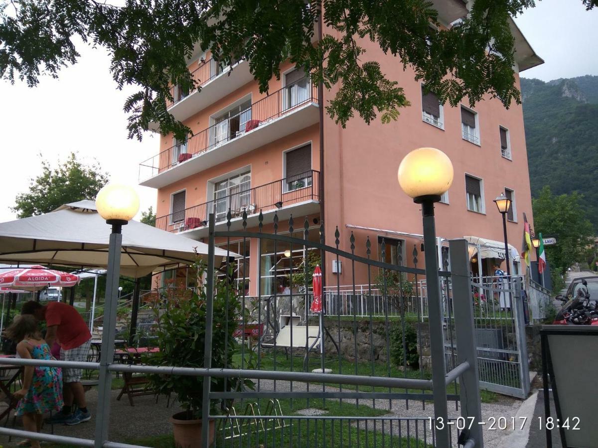 Albergo Al Lago Anfo Kültér fotó
