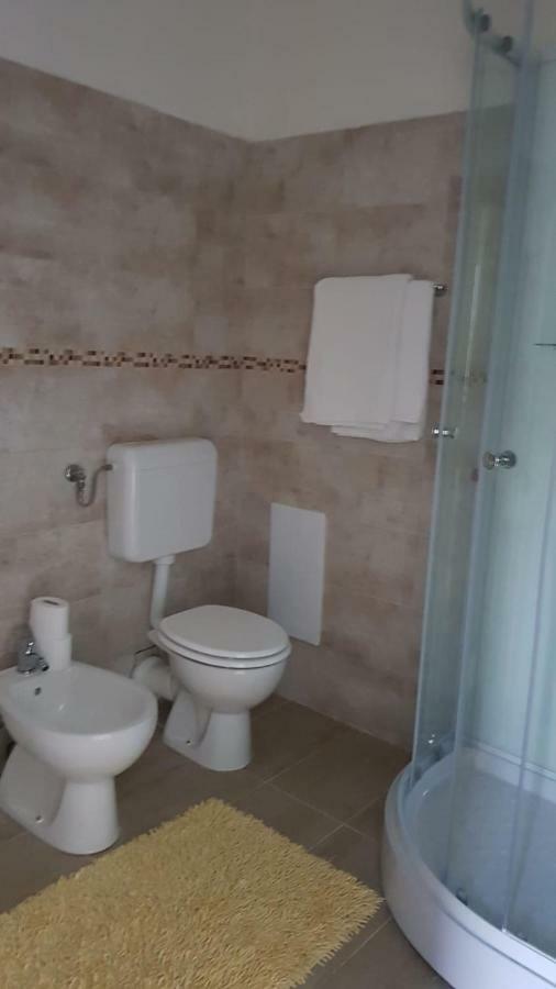 Albergo Al Lago Anfo Kültér fotó